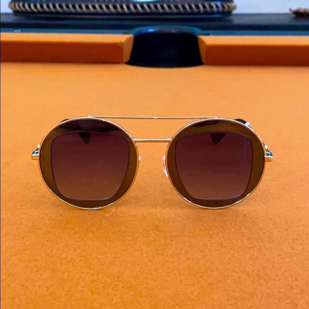 Gucci women’s Sunglasses